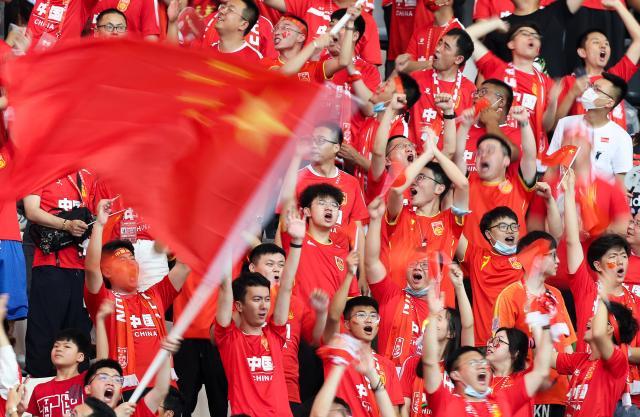 都回来了！529天后国足正赛亮相 大胜带回熟悉味道