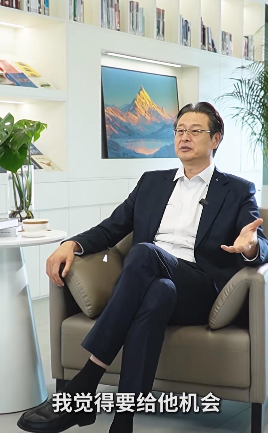 开云在线-广东3消息！杜锋获男篮名宿力挺，麦考尔暂时离队，拉科迎首秀